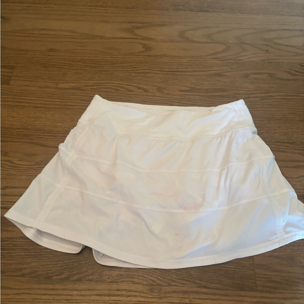 Lululemon Athletica Court Rival Skirt Size 2 Tall (fits like size 4) faint stain